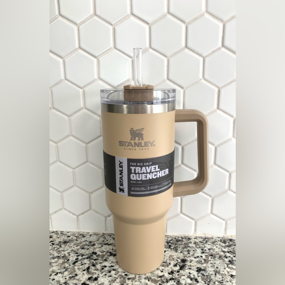 Stanley DRIFTWOOD (light brown/sand) Rare Color 40oz Adventure Quencher NWT